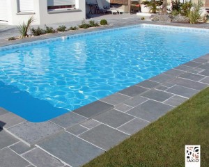 SXS Pietra d'Oriente-Himalaya Grey-bordi piscina naturale e anticata